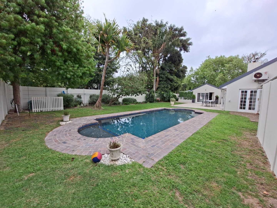 4 Bedroom Property for Sale in Constantia Western Cape